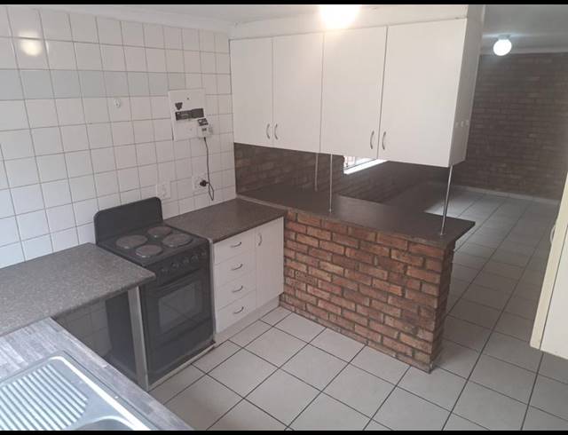 6 BEDROOM HOUSE FOR SALE IN PAUL KRUGERSOORD